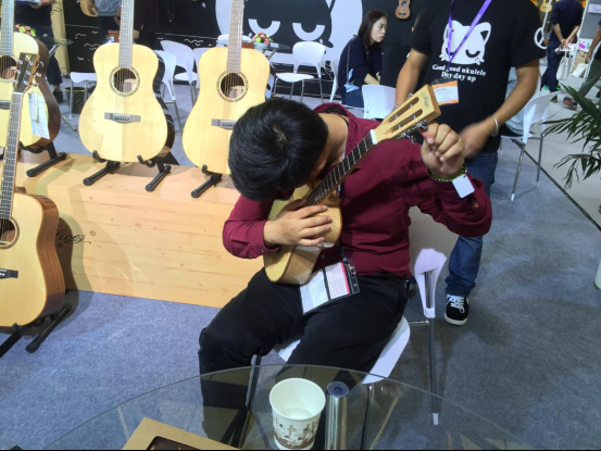 Nices 2016上海国际乐器展完美收官 Koaloha Boss现场指导