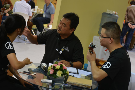 Nices 2016上海国际乐器展完美收官 Koaloha Boss现场指导