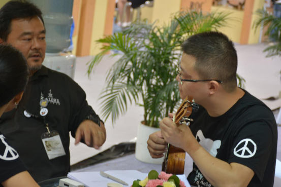 Nices 2016上海国际乐器展完美收官 Koaloha Boss现场指导