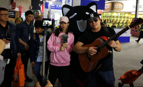 Nices 2016上海国际乐器展完美收官 Koaloha Boss现场指导