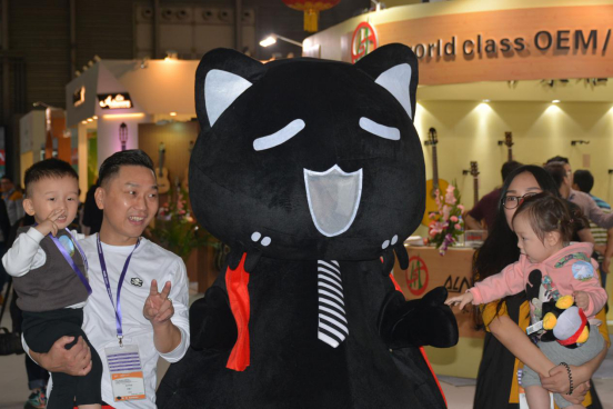 Nices 2016上海国际乐器展完美收官 Koaloha Boss现场指导