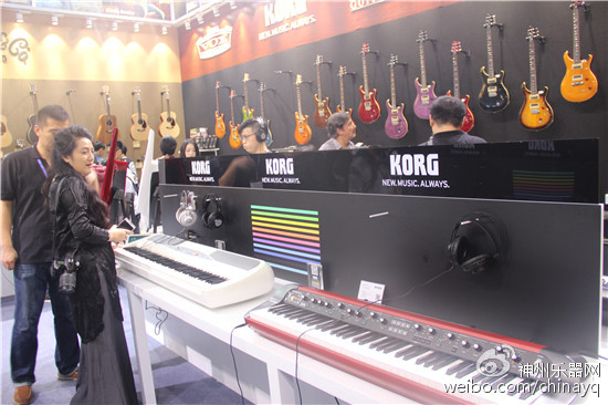 KORG 出的合成器 键盘