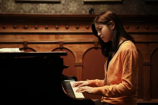 陈妍希《奔爱》多次挑战第一次 弹钢琴献歌艺