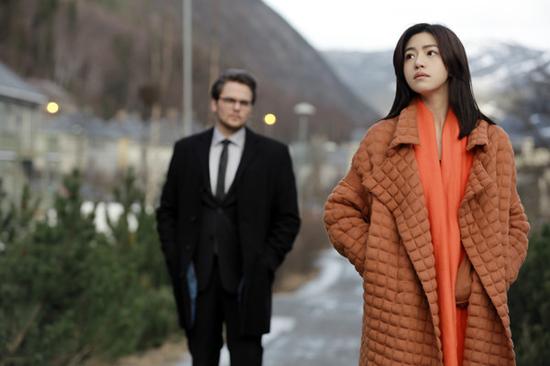 陈妍希《奔爱》多次挑战第一次 弹钢琴献歌艺