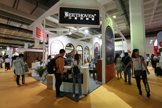 北京乐器展开幕 钢琴展商闪亮登场