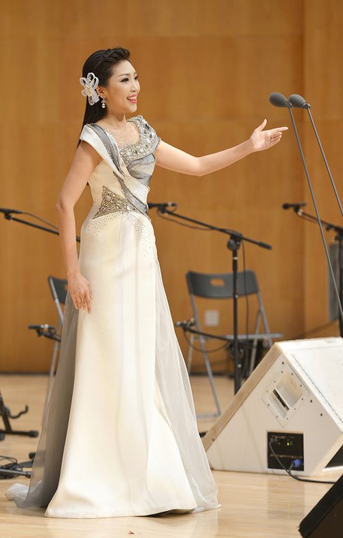 蒙古族青年女高音云霞硕士毕业独唱音乐会在京举办