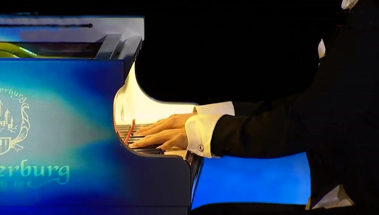 G20杭州峰会文艺演出   吴牧野弹的是哪个品牌的钢琴你知道吗？