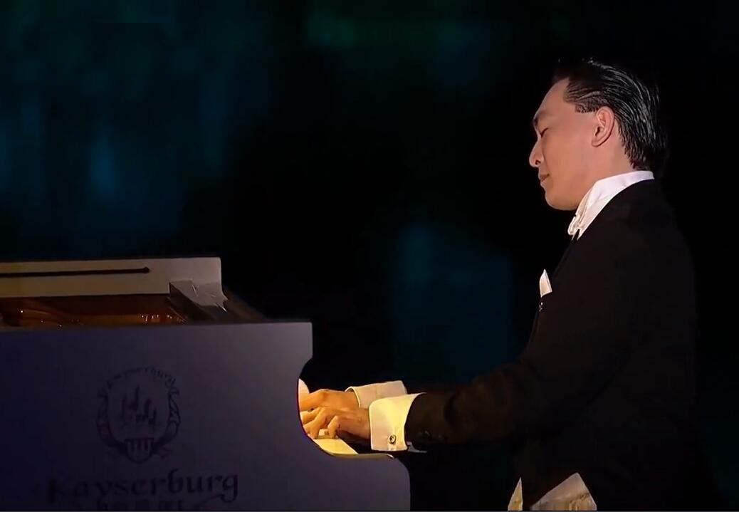 G20杭州峰会文艺演出   吴牧野弹的是哪个品牌的钢琴你知道吗？