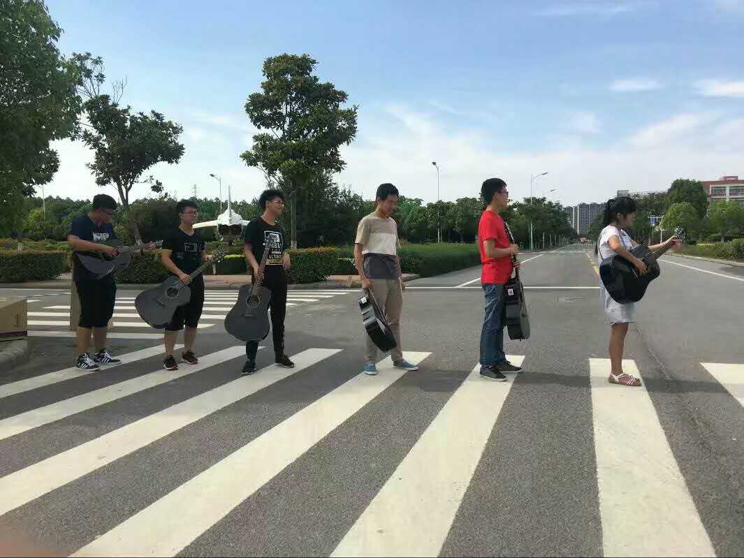 披头士、吉他与热血青春 |“名琴传递”郑州航院站