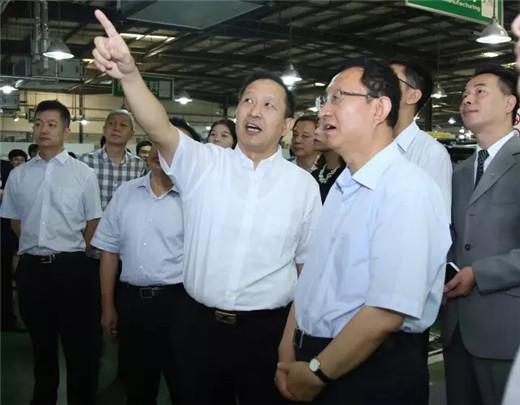 文化部部长雒树刚调研柏斯音乐集团钢琴生产基地