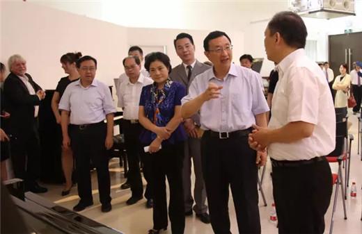 文化部部长雒树刚调研柏斯音乐集团钢琴生产基地
