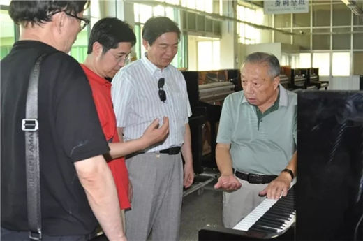 众多国内外著名钢琴家齐访烟台博斯纳