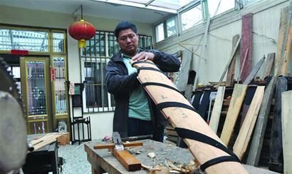木匠跨界 琴有独钟 平度马祥伟用绝活让小小木头价值翻百倍